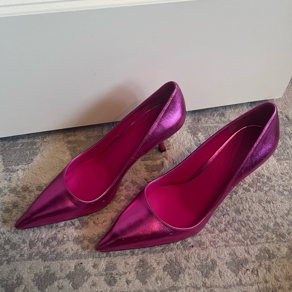 STELLA LUNA - Hot pink metallic 3 inch heel with dust bag - barely used - Picture 2 of 8